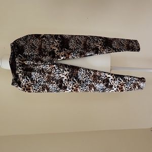 Leopard print stretchy legging. ONE SIZE